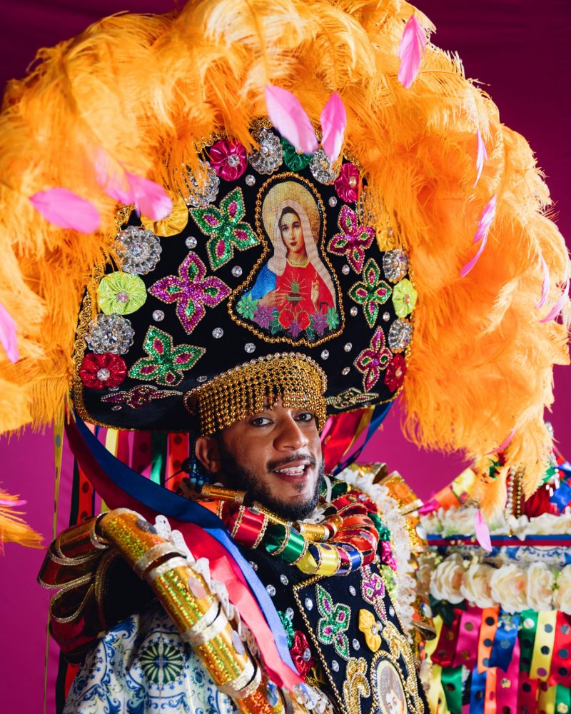 Mangueira divulga primeiras fantasias do carnaval 2024