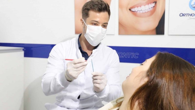 5 curiosidades sobre o uso do aparelho: dentista tira as principais dúvidas