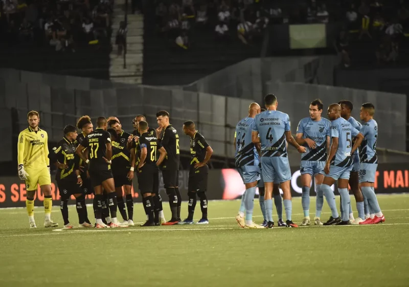 Botafogo x Athletico-PR: jogo terminará neste domingo, às 15h, sem público