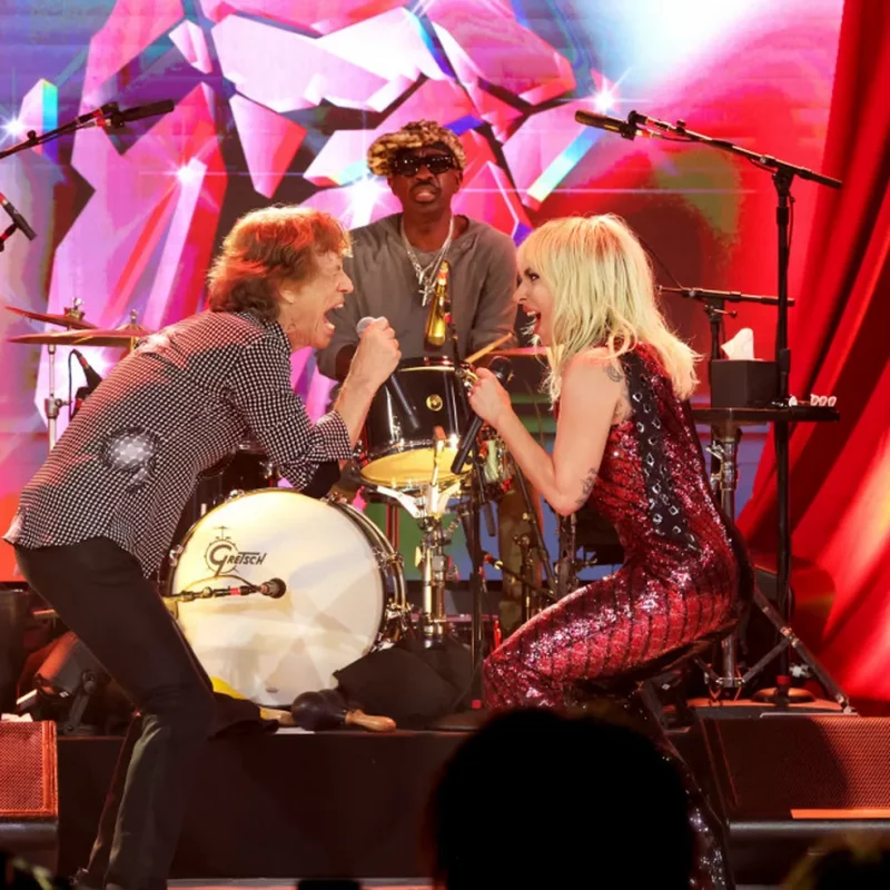 Lady Gaga e Rolling Stones fazem apresentação surpresa