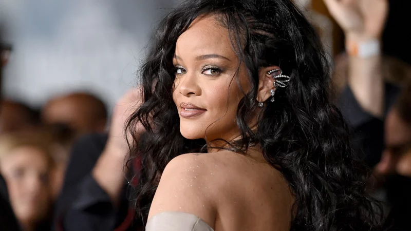 Rihanna prepara retorno aos palcos em 2024 e lançamento de dois álbuns