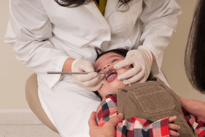 Saiba quando levar o bebê à sua primeira consulta ao dentista