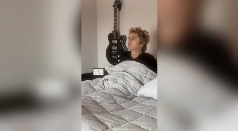 “Wake Me Up When September Ends”: Green Day publica vídeo de vocalista acordando neste domingo (1º)
