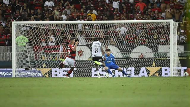Flamengo é atropelado pelo Atlético-MG no Maracanã