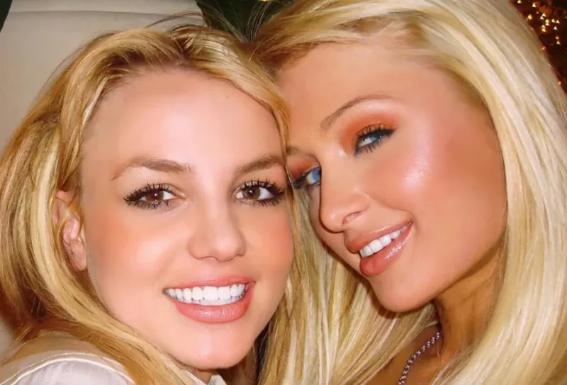 Paris Hilton e Britney criaram as selfies?