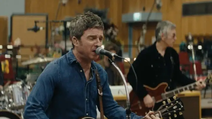 Noel Gallagher regrava “The Masterplan” e “Going Nowhere”, do Oasis, no Abbey Road Sessions