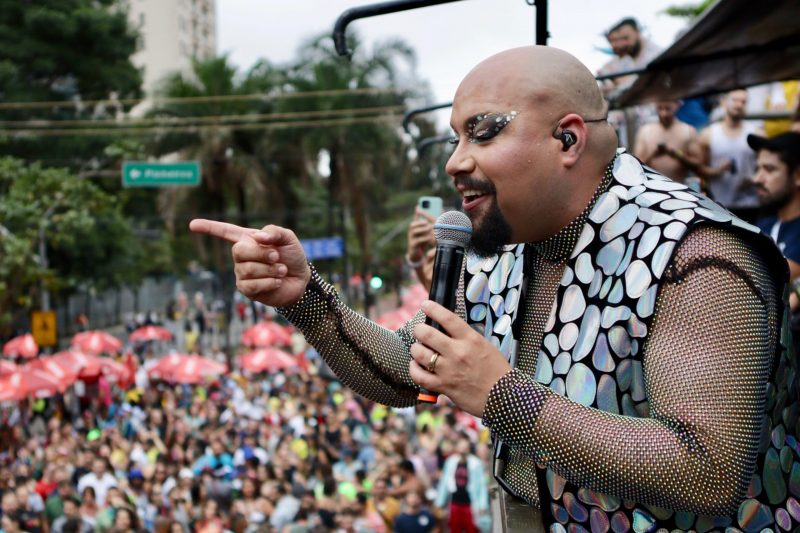 Tiago Abravanel agita pré-Carnaval de São Paulo