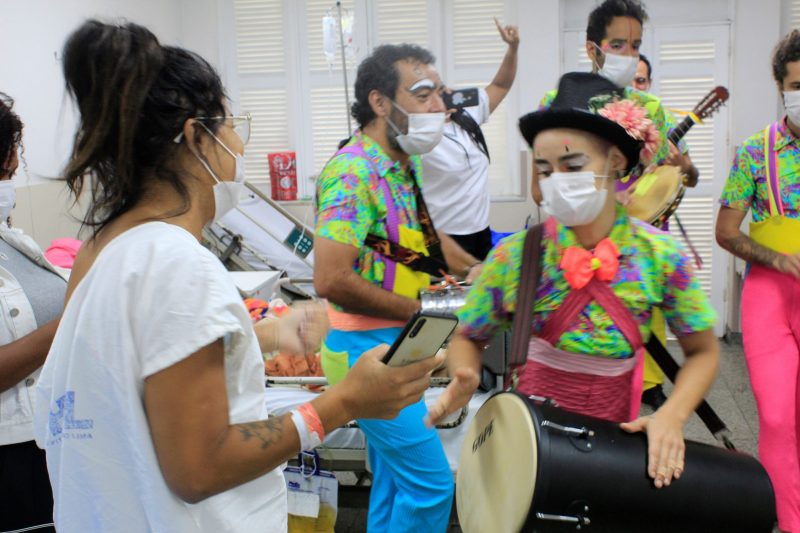 Doutores da Alegria levam cultura gratuita a hospitais do Rio de Janeiro