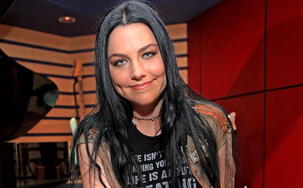 Evanescence lança videoclipe para “Yeah Right”