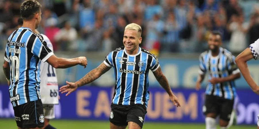 Grêmio goleia o São José na Arena