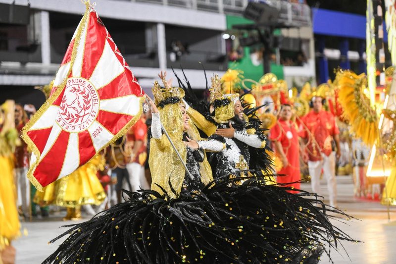 Unidos de Padre Miguel renova com 1° Casal para o Carnaval de 2025