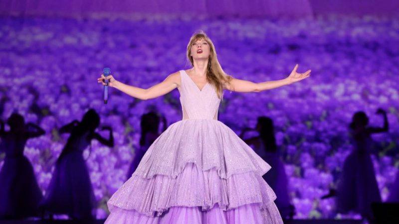 Grammy 2024: Taylor Swift é a favorita do público com 30 vezes mais pageviews do que sua concorrente mais próxima, Billie Eilish