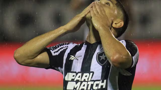 Botafogo vence após três jogos pelo Carioca