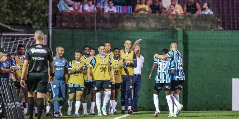 Grêmio vence o Avenida e mantém a liderança do Gauchão