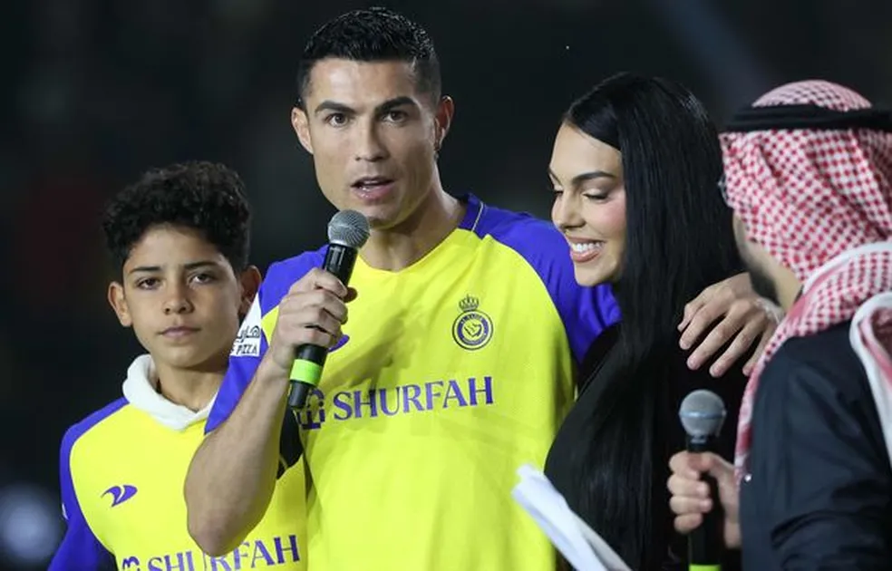 Esposa de Cristiano Ronaldo revela data de aposentadoria do craque