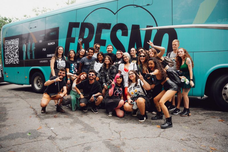 Fresno faz ação inédita com fãs em festival