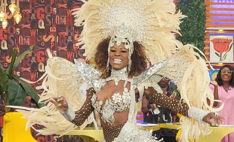 Patricia Bombom é eleita musa da Em Cima da Hora através do Poderosas do Samba