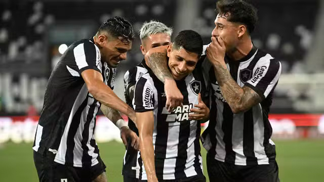 Botafogo humilha o Juventude no Nilton Santos