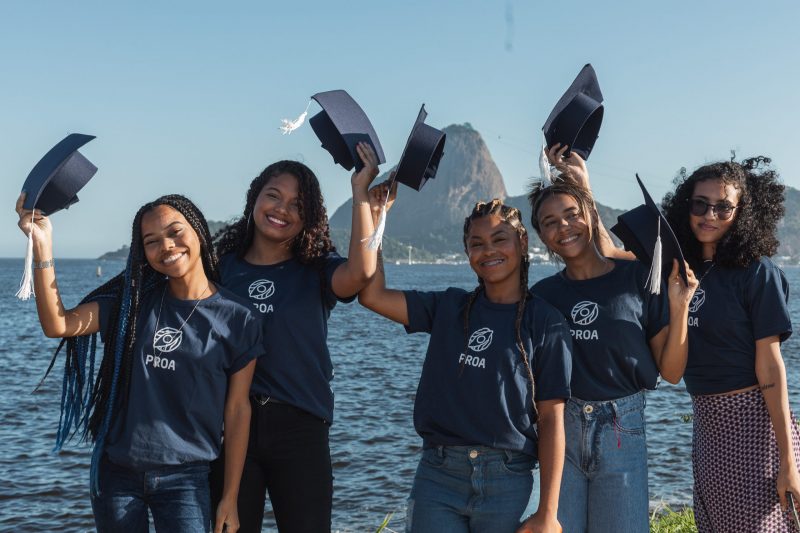 Inscrições prorrogadas para as 8 mil vagas gratuitas para ajudar jovens a conquistar o primeiro emprego no Estado do Rio de Janeiro
