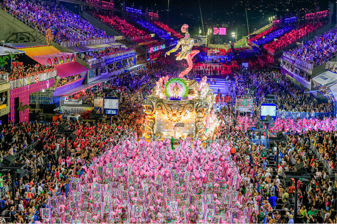 Rio Carnaval terá três dias de desfiles oficiais a partir de 2025