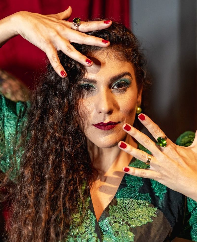 Marisa Monte recebe espetáculo tributo da cantora Betta no Teatro Brigitte Blair Copacabana