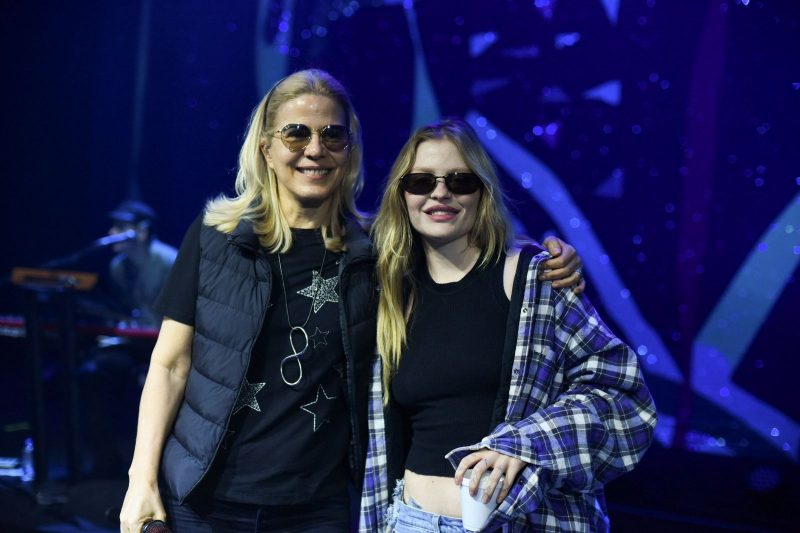 Paula Toller e Luísa Sonza cantam juntas em “Nada Sei”