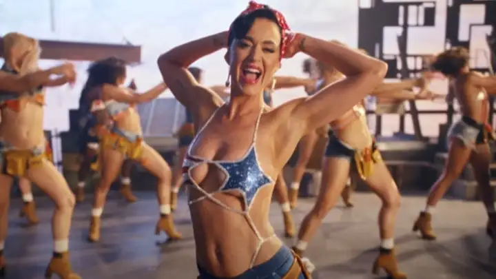 Katy Perry lança a nova música, “Woman’s World”