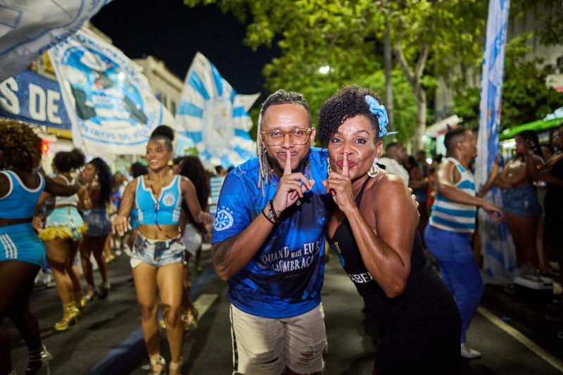 Unidos de Vila Isabel inicia ensaios de rua nesta quarta-feira (27)