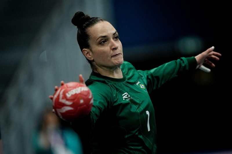 De olho em vaga no Mundial, Brasil estreia em busca do tetracampeonato no Sul-Centro de handebol feminino