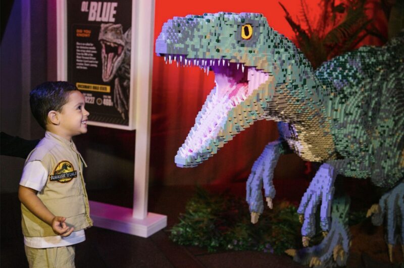 Férias na exposição Jurassic World By Brickman!