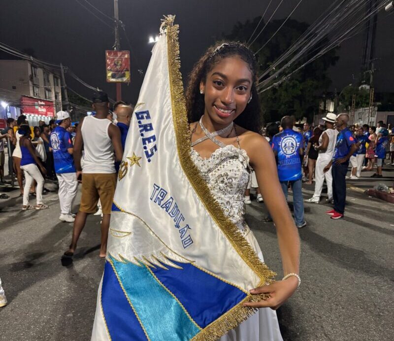 Thaissa Soares Brilha em Último Ensaio de Rua da Tradição