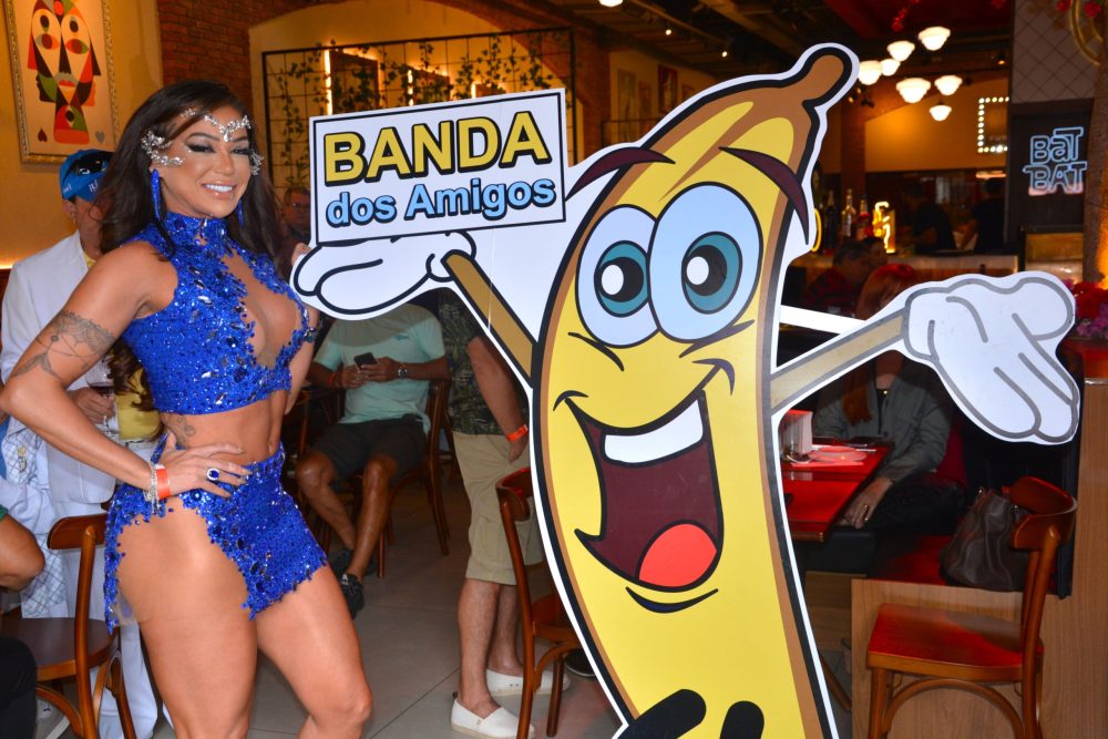 Feijoada da Banda dos Amigos agita a Barra da Tijuca com clima de carnaval