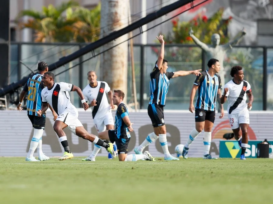 Vasco vence o Grêmio em São Januário