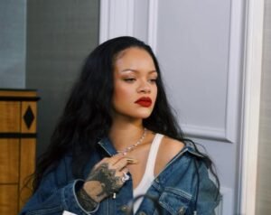 Rihanna detalha tiroteio na mansão