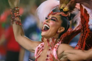 Juliana Paes deixa o posto de Rainha de Bateria na Viradouro