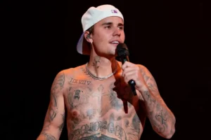 Justin Bieber volta aos palcos nos EUA após 4 anos