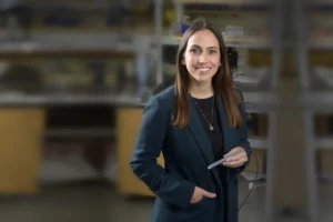 Saiba detalhes sobre a cientista brasileira que inventou a caneta contra o câncer