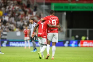 Botafogo e Internacional empatam no Mané Garrincha