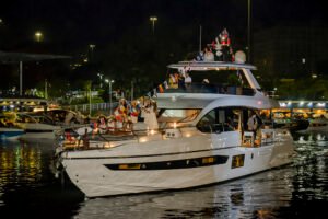 Rio Boat Show reúne grande público com desfile de barcos na Baía de Guanabara