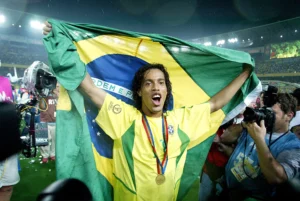 Itaipava convoca Ronaldinho Gaúcho para ser embaixador da marca e revela o “segredo” de seu passe mais icônico