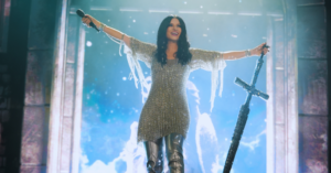 Laura Pausini começa turnê mundial com show lotado