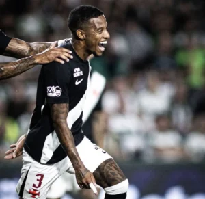 Vasco deixa escapar vitória contra o Coritiba no Couto Pereira