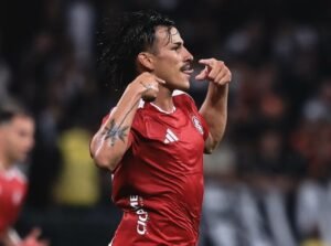 Inter vence o Corinthians e avança na tabela do Brasileirão