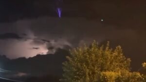 Rádio azul muito raro é visto durante tempestade na Argentina
