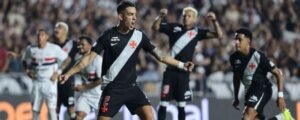 Vasco vira sobre o São Paulo em São Januário