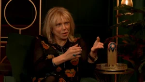 Courtney Love cobra Dave Grohl e pede fim de suposta rixa: “Seja homem”