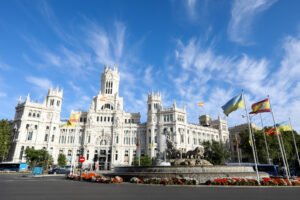Espanha oficializa a regularização em massa de imigrantes