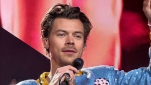 Harry Styles apresenta vídeo gravado ao vivo em Paris
