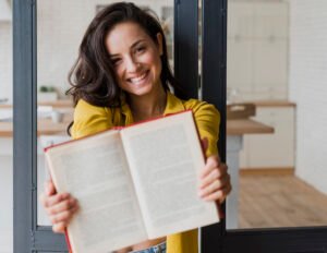 Estudantes de jornalismo podem ter TCC transformado em livro