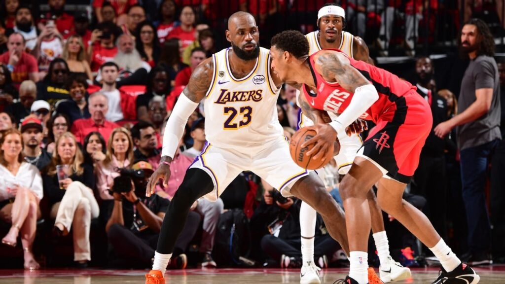 Rockets vencem Lakers de 115 a 96 e evita a eliminação na NBA